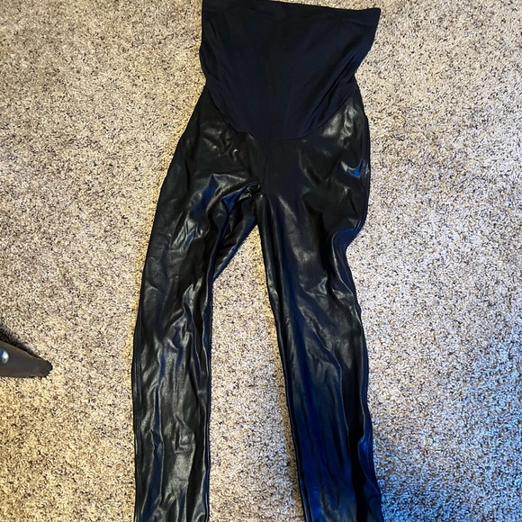 ***SOLD*** Spandex Maternity Faux Leather Leggings - Picture 3 of 5